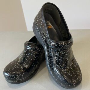 Dansko XP 20 size 38 US size 7.5 - 8 Black Confetti Shimmer slip on comfort clog
